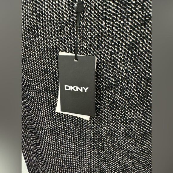 Elegant Black Gradient Skirt - Picture 5 of 6